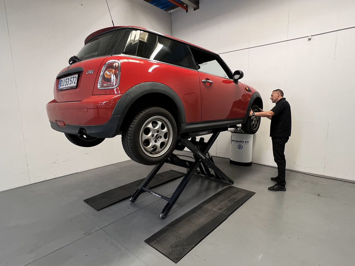 TILBUD - Mobil Sakselift - 2800 kg. - Basic line (JA2.8Mini)