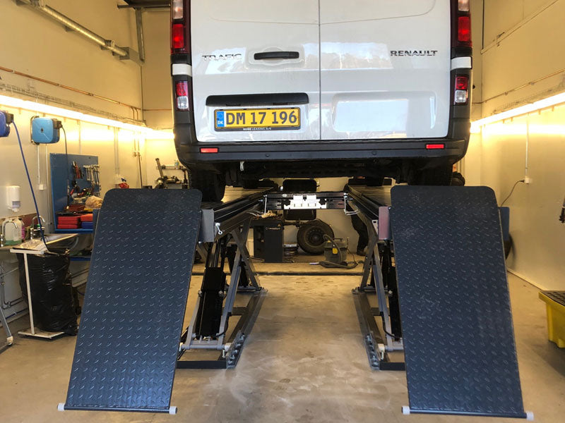 Saxlift / Sakse Sporingslift - Kørebane - 5500 kg. - Euro line (JA9000S-E)